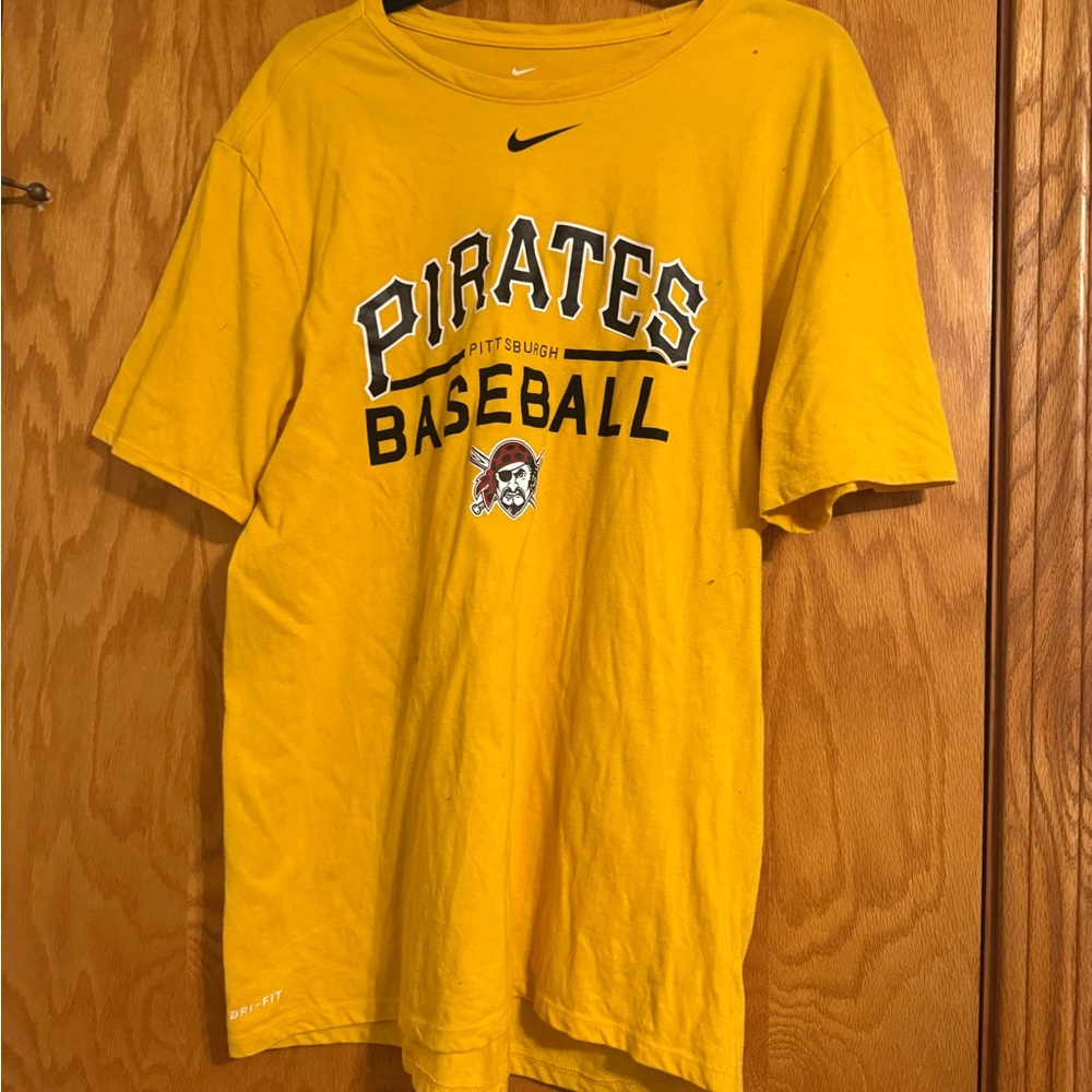 Men’s Pittsburgh pirates Nike tee